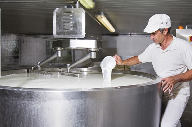 Выдача молока и спецпитания работникам
